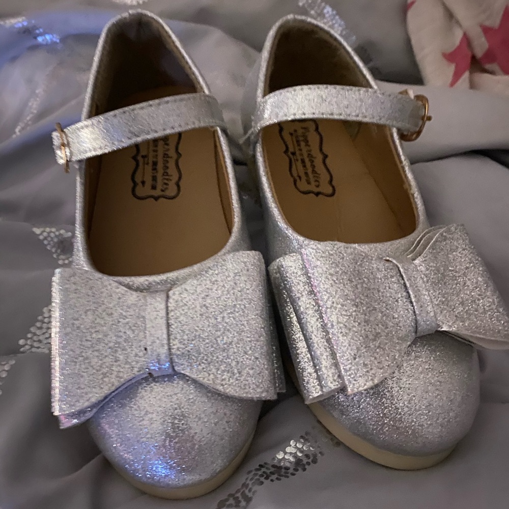 Piperdoodles size 1 glitter bow shoes
